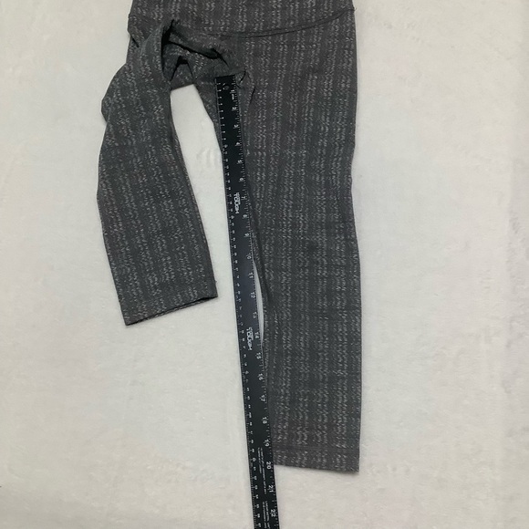 Lululemon Wunder Under Crop Sz 4 Textured Ziggy Wee October Angel Wing - Picture 6 of 9